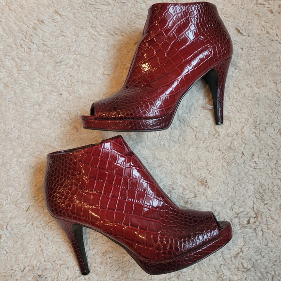 White House Black Market Shoes - WHBM Paulette Red Ombre Snakeskin Booties
